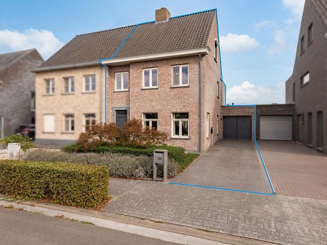 Parkstraat 38  , Ravels