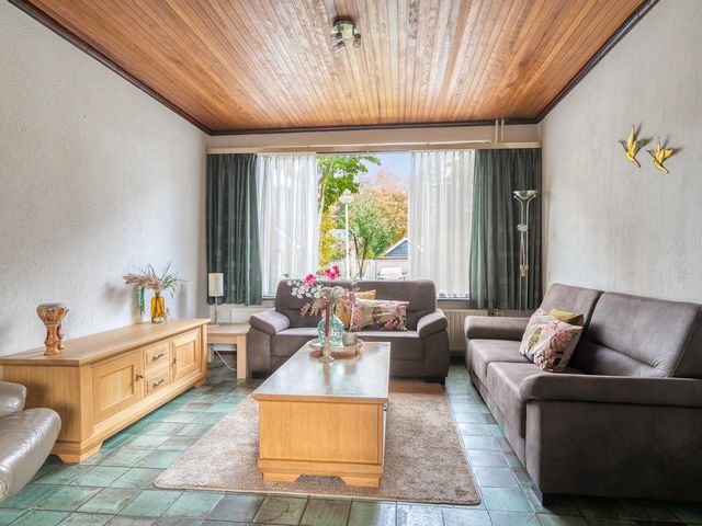 Flamingostraat 11, Nispen