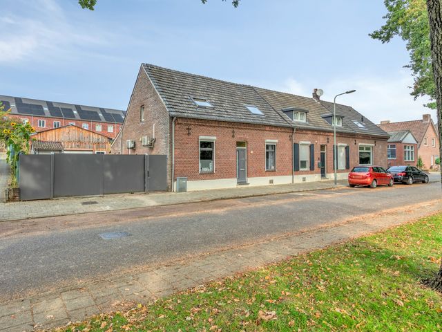 Gebroek 32, Roermond