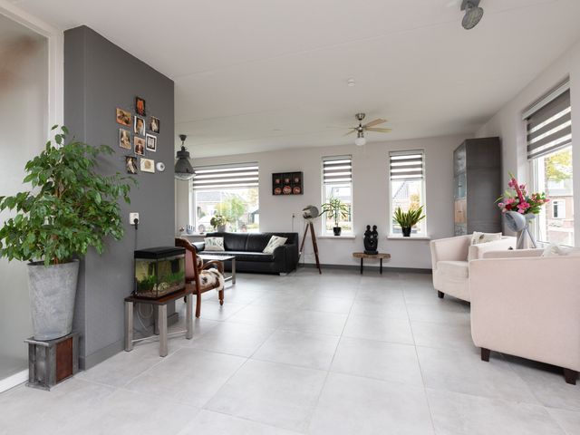 Waaxenserweg 11, Lollum