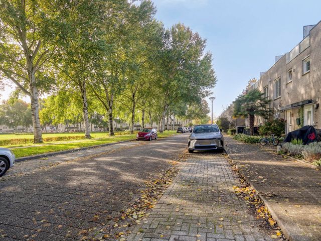 C. van Eesterenplein 54, Almere