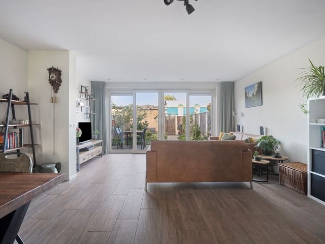 C. van Eesterenplein 54, Almere