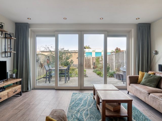 C. van Eesterenplein 54, Almere