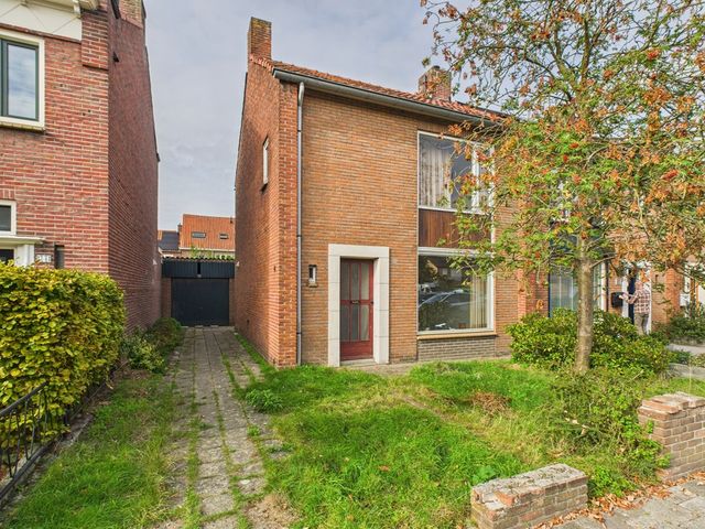 Begoniastraat 22, Roosendaal