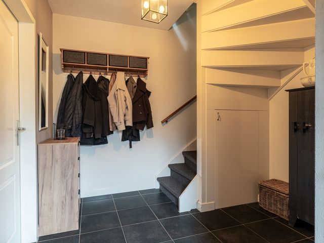 Kamille 27, Sprang-Capelle