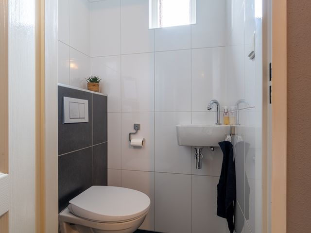 Kamille 27, Sprang-Capelle