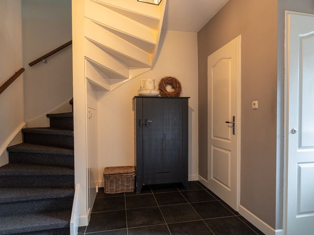 Kamille 27, Sprang-Capelle