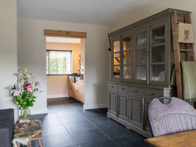 Kamille 27, Sprang-Capelle