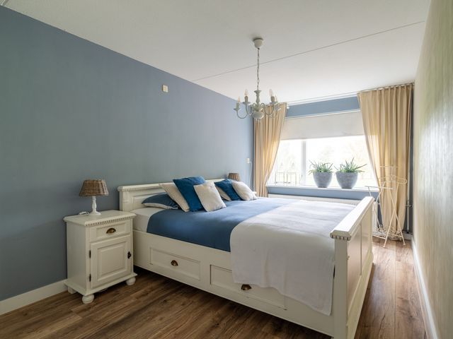 Kamille 27, Sprang-Capelle