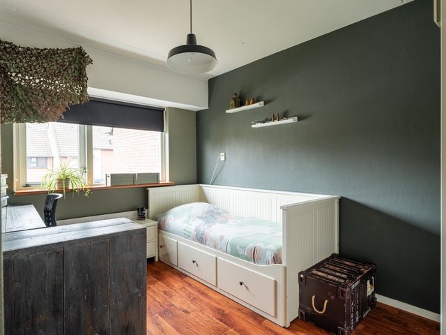 Kamille 27, Sprang-Capelle