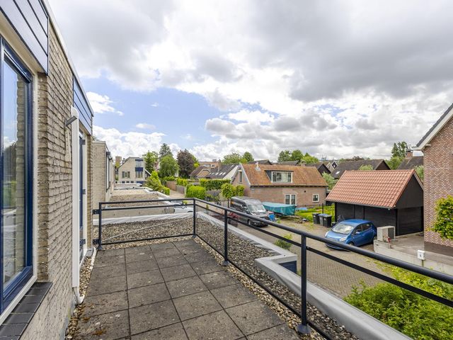 Reepijzer 8, Hardinxveld-Giessendam