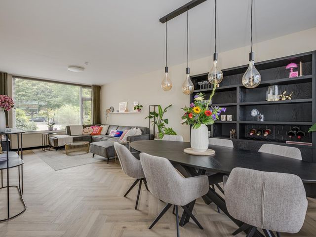 Jan van Brakelplantsoen 10, Voorschoten