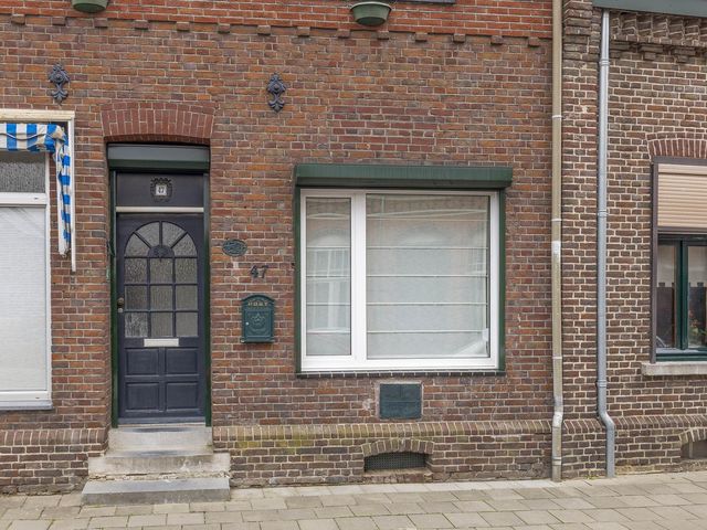 Spoorstraat 47, Tegelen