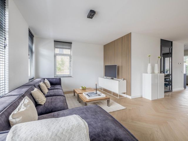 Velskampstraat 24, Velden