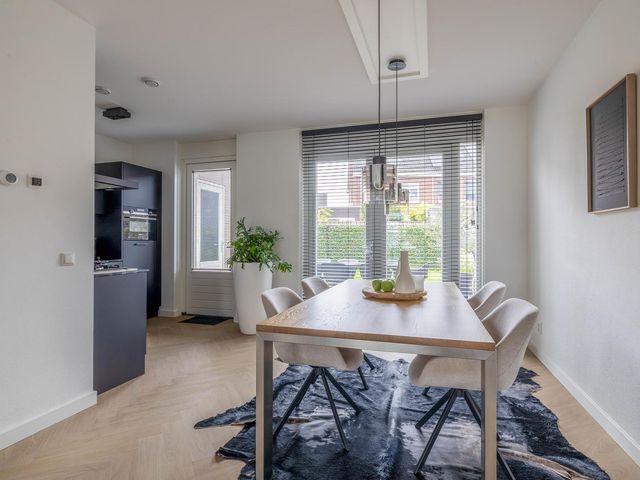 Velskampstraat 24, Velden