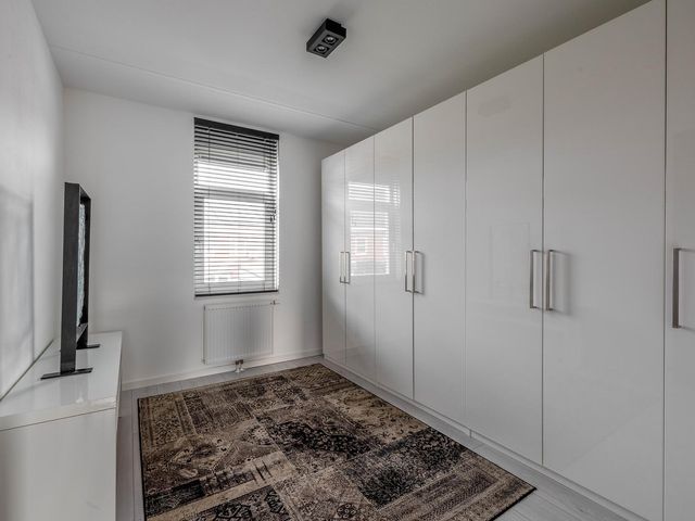 Velskampstraat 24, Velden