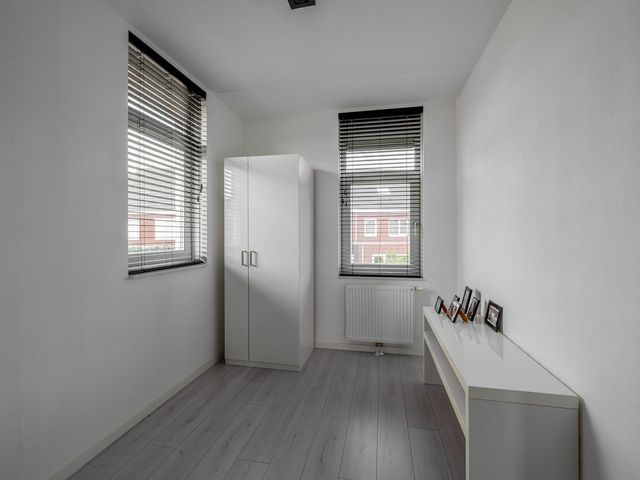 Velskampstraat 24, Velden