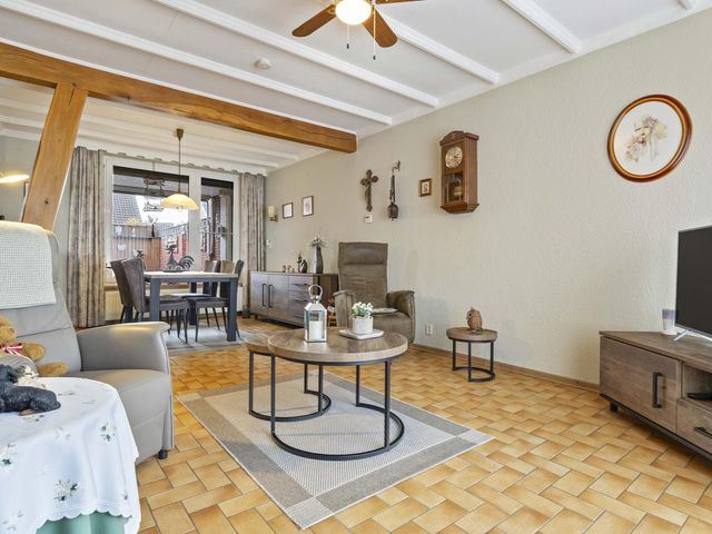 Hendrik van Leyenstraat 19, Born