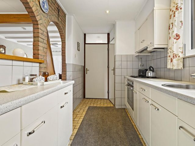 Hendrik van Leyenstraat 19, Born