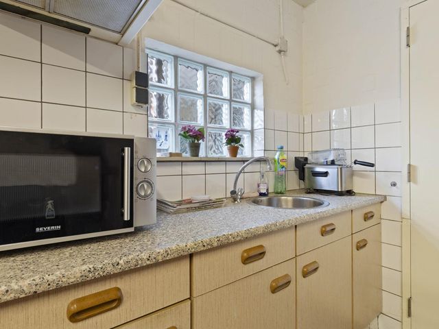 Hendrik van Leyenstraat 19, Born