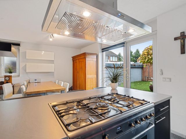 Deken Lendersstraat 31, Hoensbroek