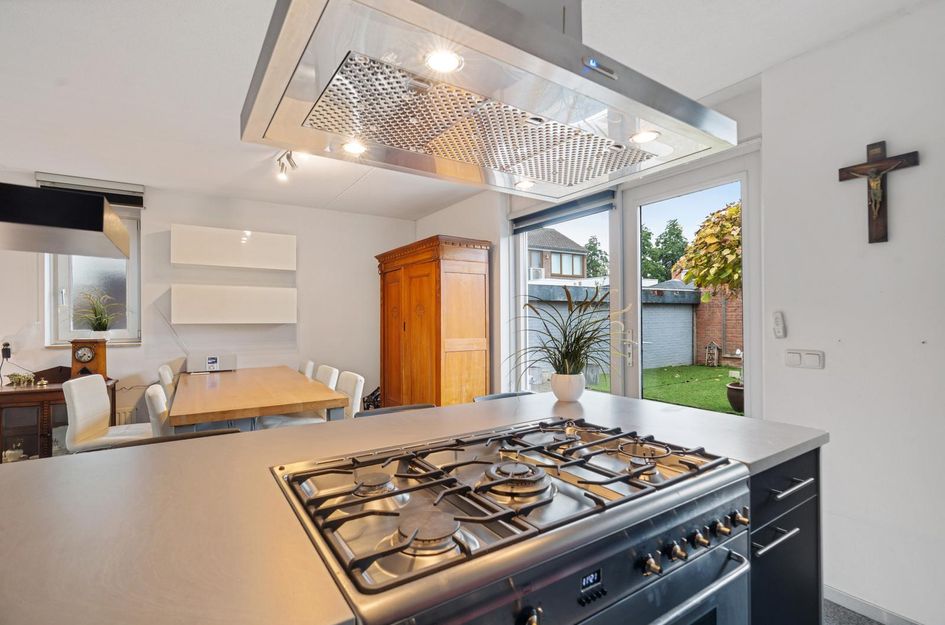 Deken Lendersstraat 31