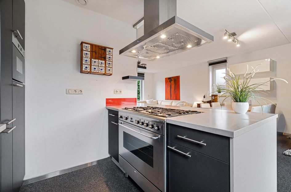 Deken Lendersstraat 31