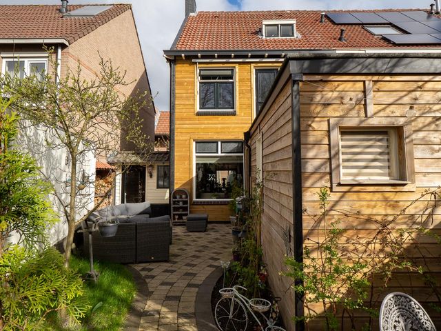 Gronausevoetpad 18, Enschede