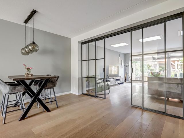 Van Huessenleede 8, Barendrecht