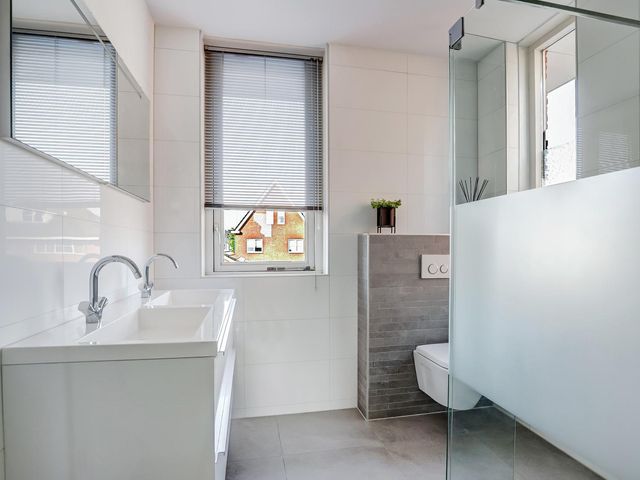 Van Huessenleede 8, Barendrecht