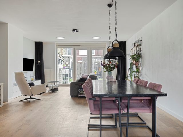 Stadhouderslaan 90, Zoeterwoude