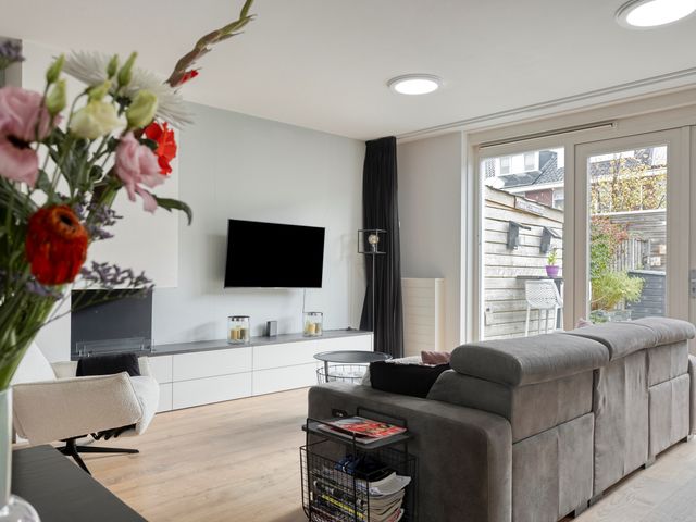 Stadhouderslaan 90, Zoeterwoude