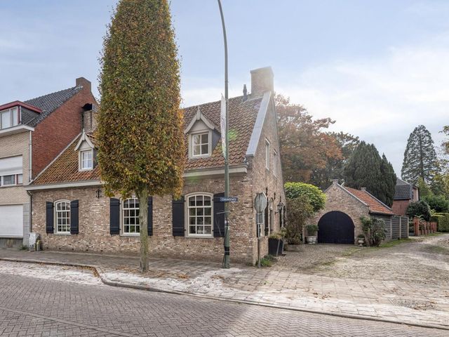 Burgemeester van Gilsestraat 1, Baarle-Nassau