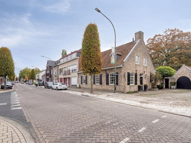 Burgemeester van Gilsestraat 1, Baarle-Nassau