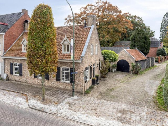Burgemeester van Gilsestraat 1, Baarle-Nassau