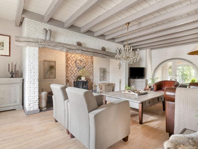 Burgemeester van Gilsestraat 1, Baarle-Nassau