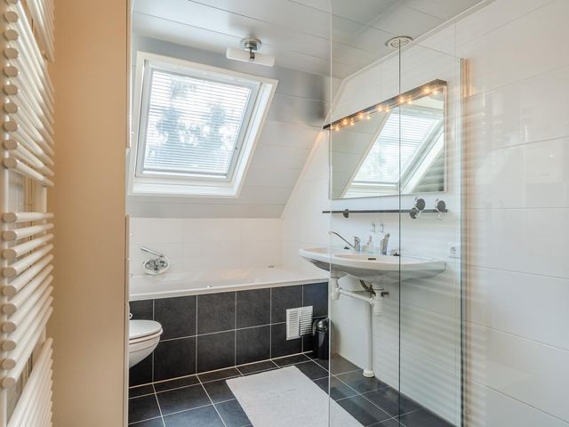 Rietgors 8, Venhuizen