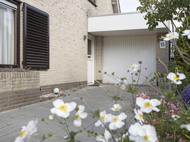 Koolzaadveld 15, Bergschenhoek