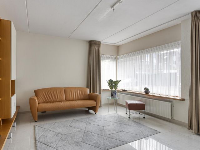 Koolzaadveld 15, Bergschenhoek