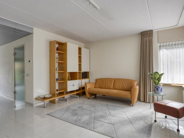 Koolzaadveld 15, Bergschenhoek