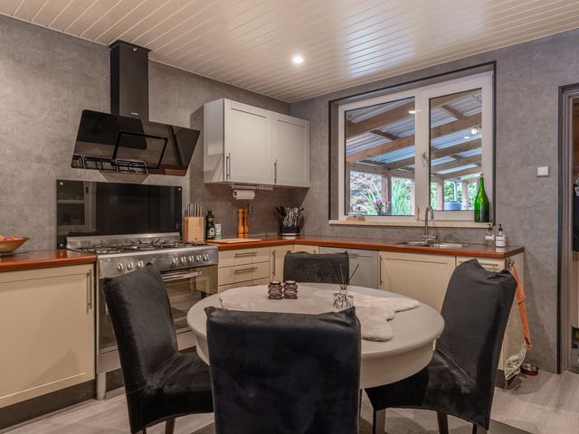 Kanaalstraat 11, Hansweert