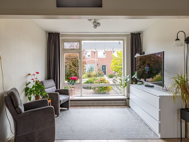 Mr Van Roijenstraat 9, Onderdendam