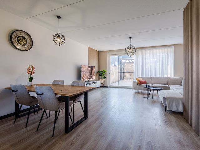 Wimpelplantsoen 227, Almere