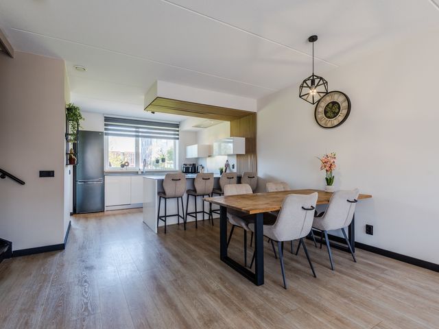 Wimpelplantsoen 227, Almere