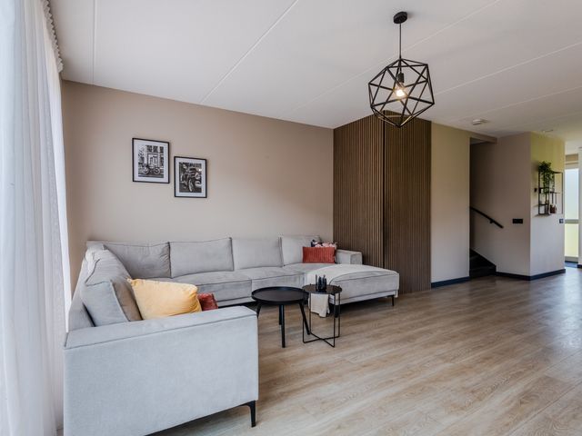 Wimpelplantsoen 227, Almere