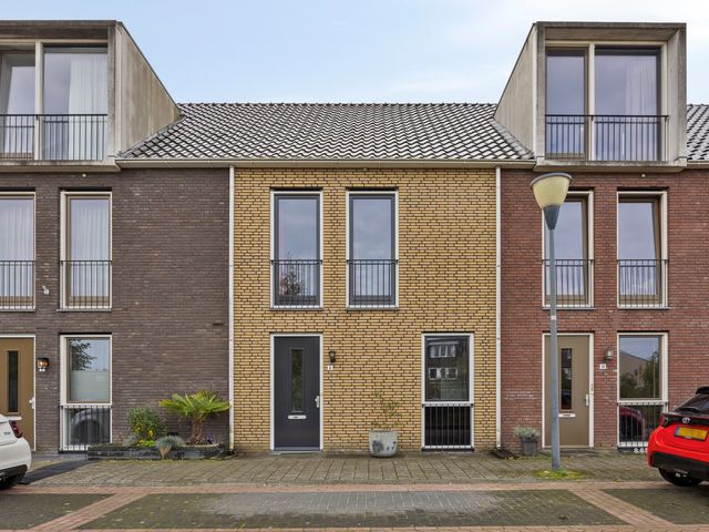 Martien Coppensstraat 8, Waalwijk