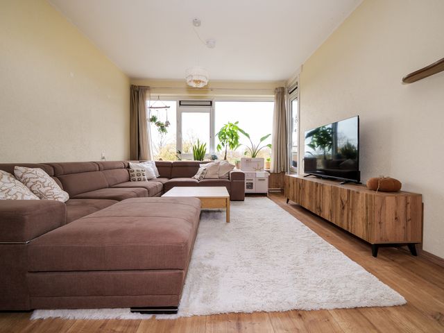 Burgemeester Hazenberglaan 99, Rotterdam