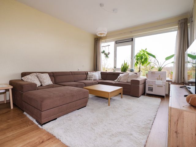 Burgemeester Hazenberglaan 99, Rotterdam