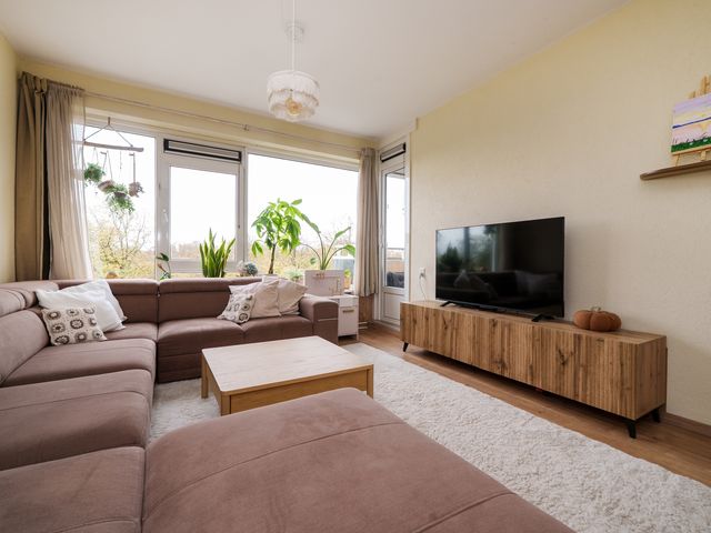 Burgemeester Hazenberglaan 99, Rotterdam