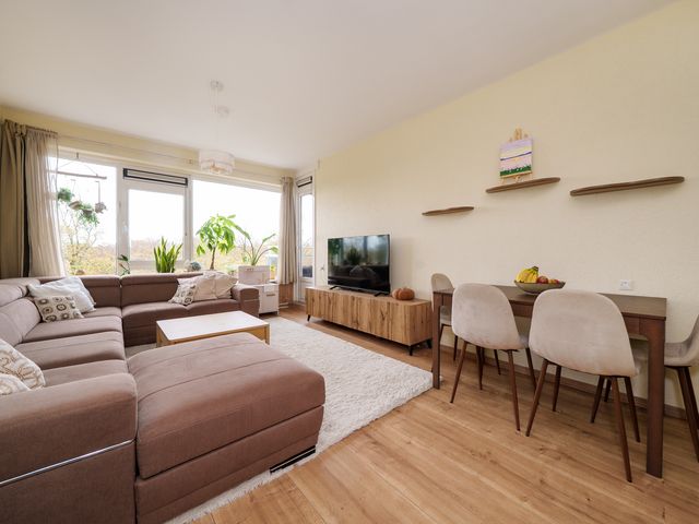 Burgemeester Hazenberglaan 99, Rotterdam